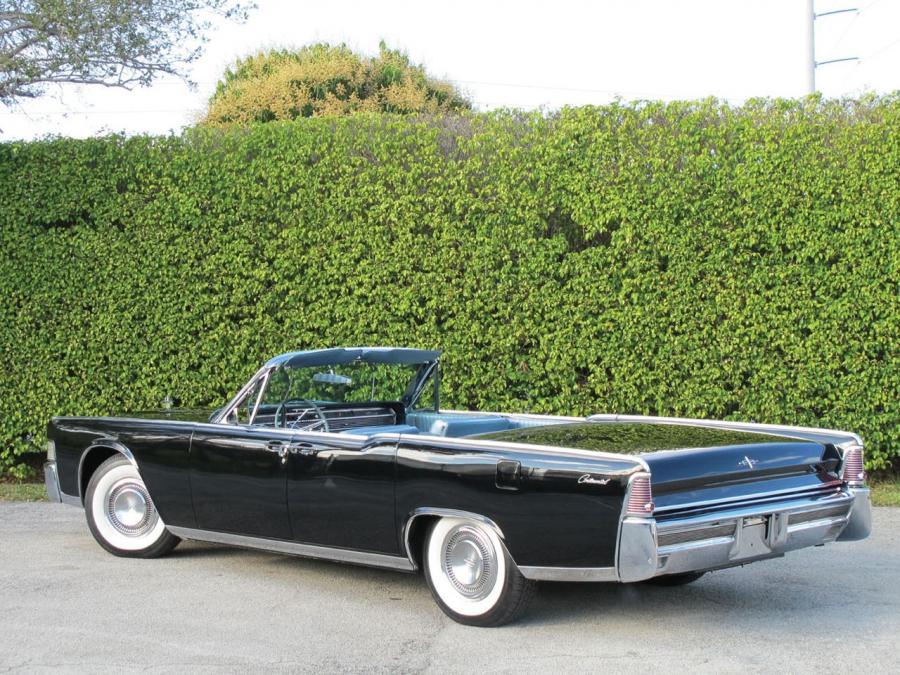  Lincoln Continental Convertible 1965 года  (фото 20 из 22)